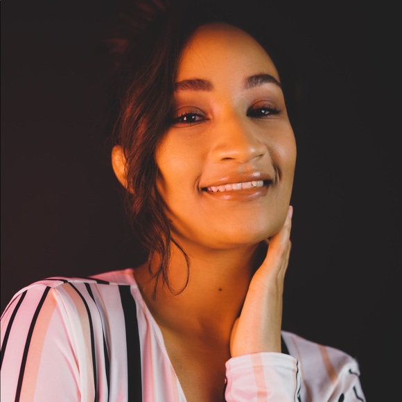 Amber's Closet (@ambertamar) | Poshmark